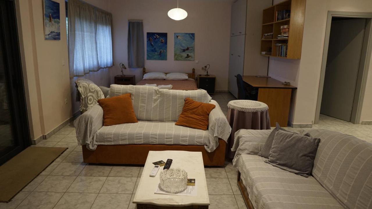 Romanos Patras Studio Esterno foto